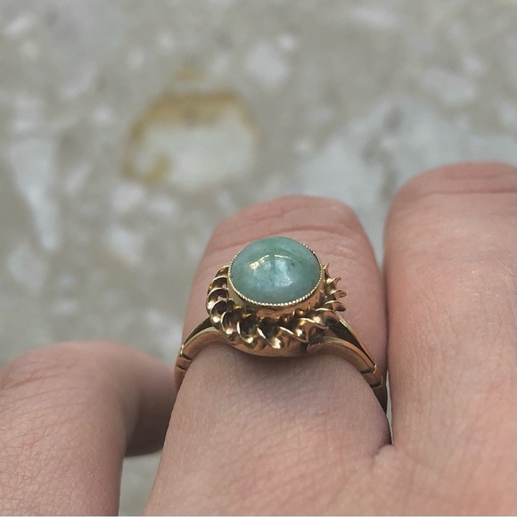 Jade Oval Yellow Gold Victorian Vintage Ring - Picture 9 of 11